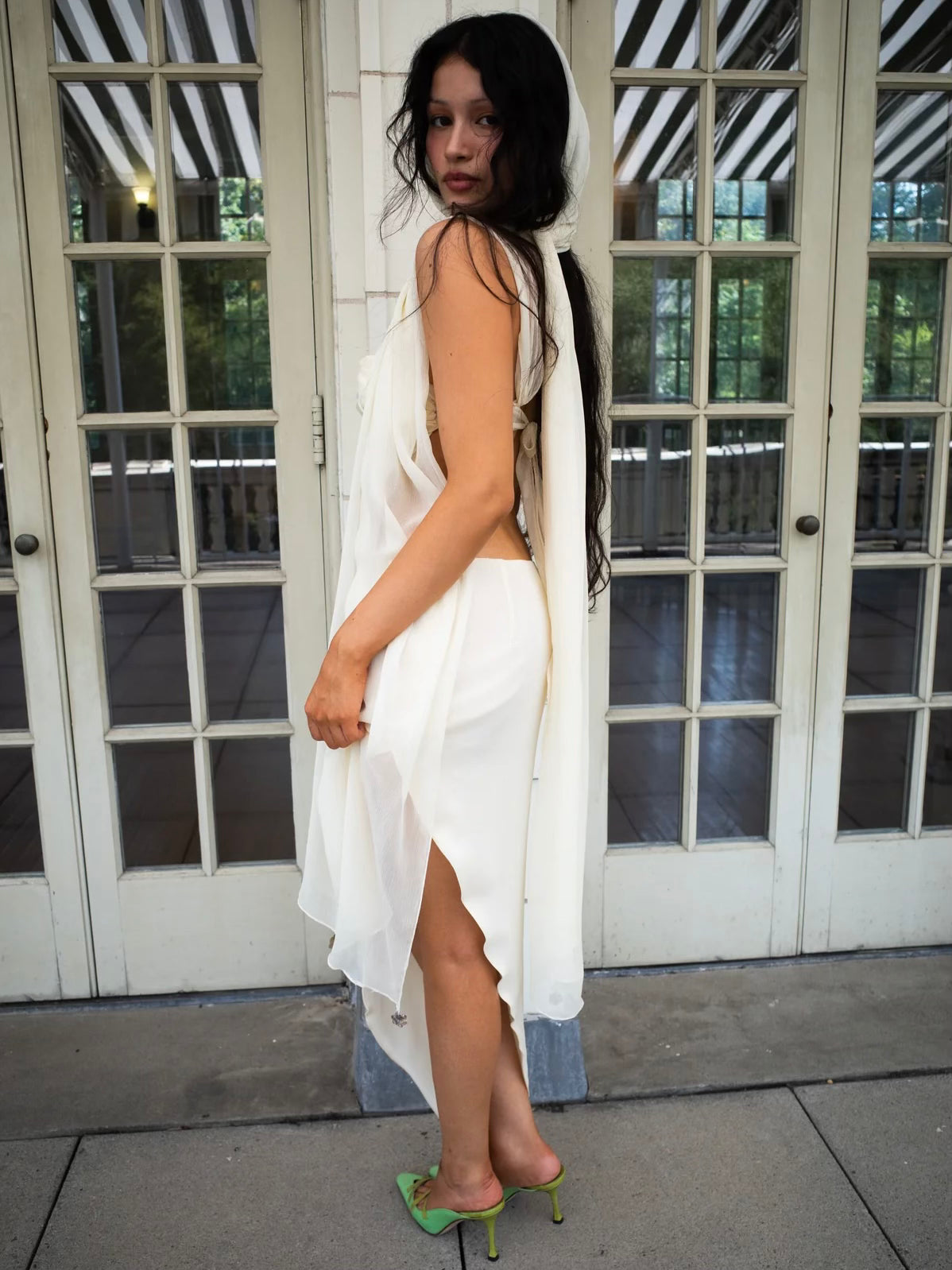 SWOOSH SKIRT IN CREAM