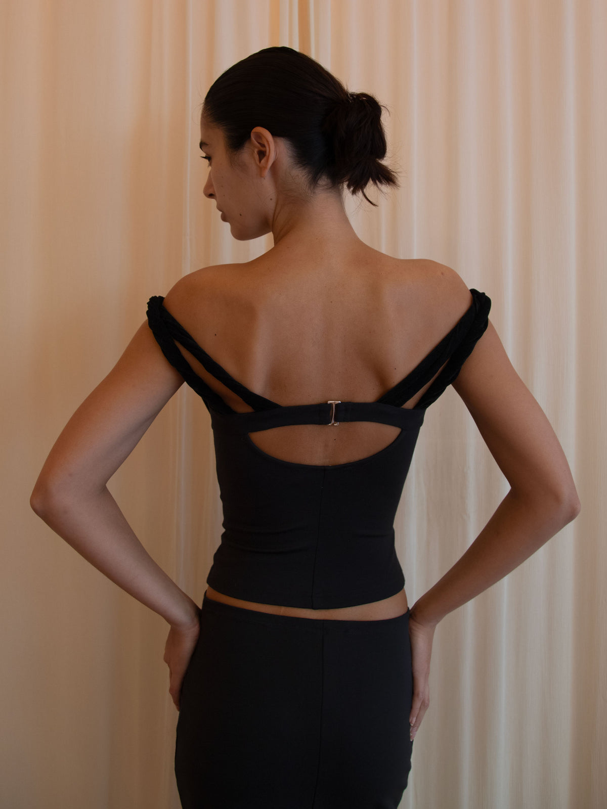 DIVINITY TOP IN BLACK