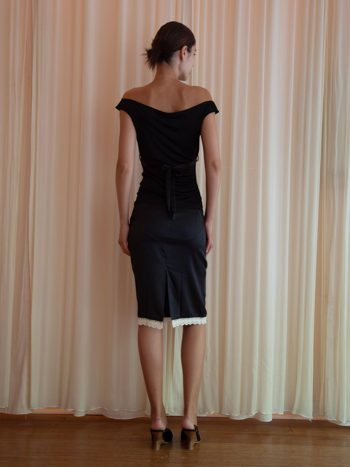 SOLSTICE MIDI SKIRT IN BLACK