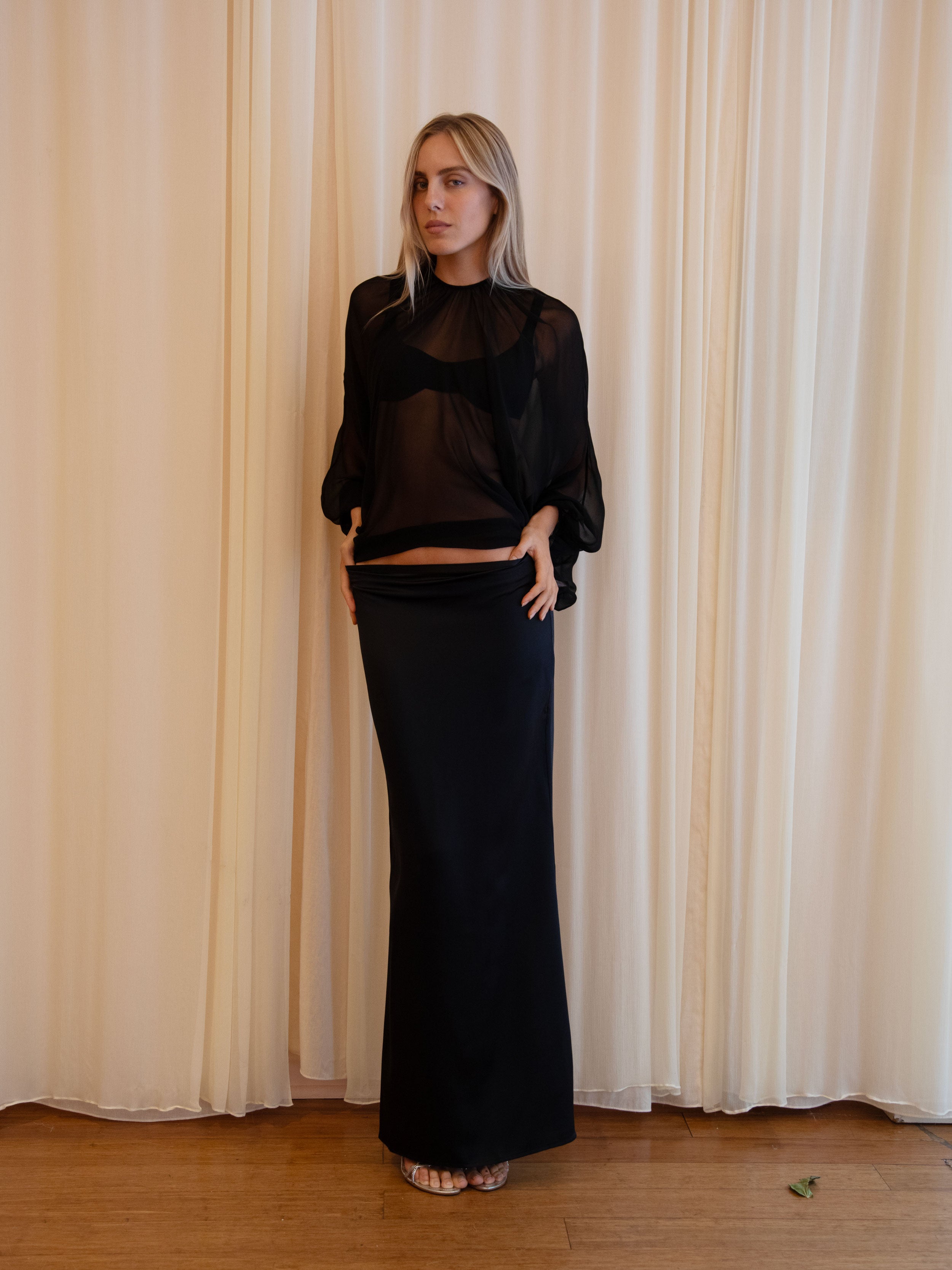 CAFE BLOUSE IN BLACK (PRE-ORDER)