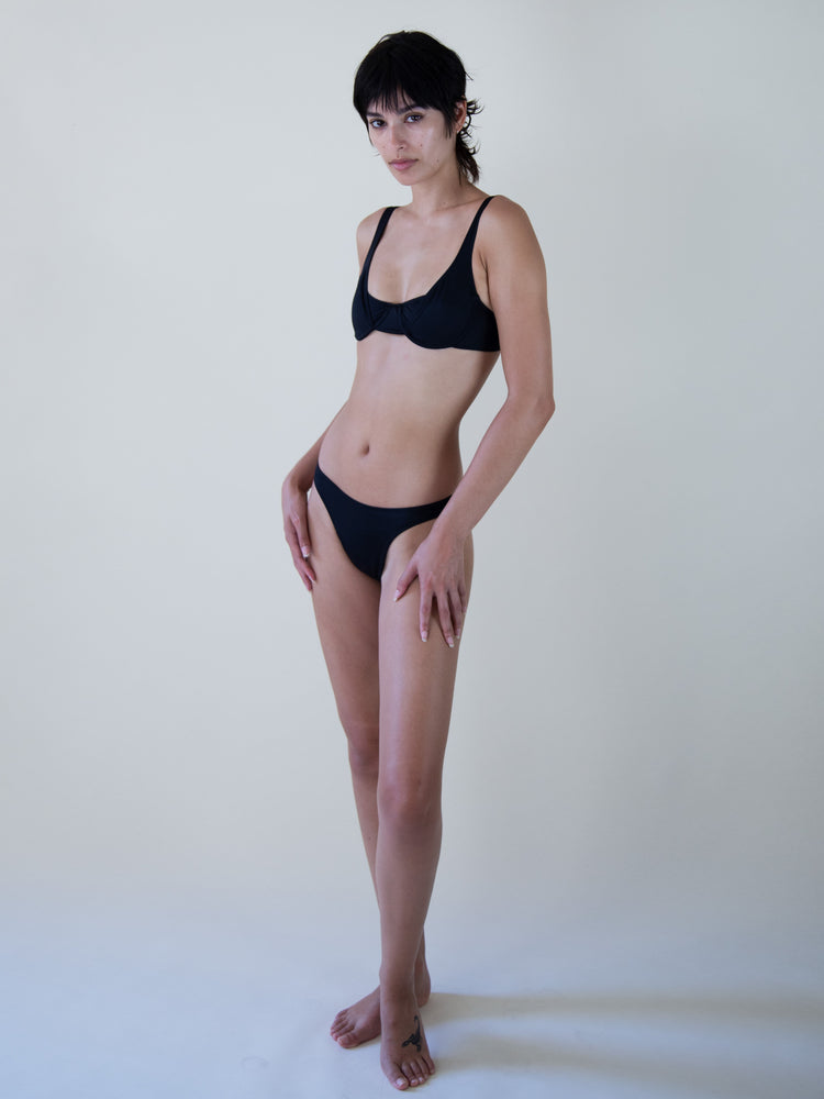 
                  
                    Load image into Gallery viewer, NEUVE SWIM TOP SS22 + RECYCLED
                  
                