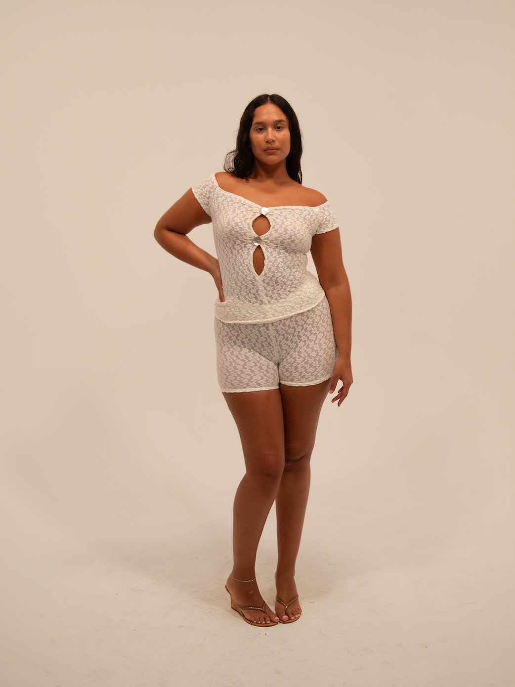 LACE BIKE SHORTS IN IVORY