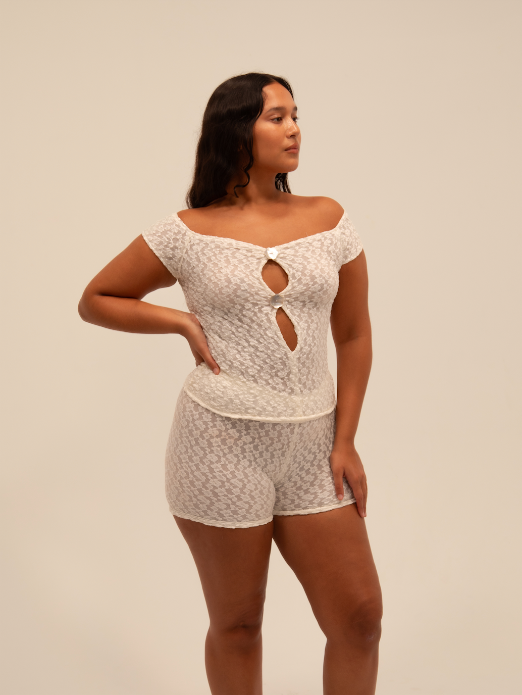 LACE BIKE SHORTS IN IVORY