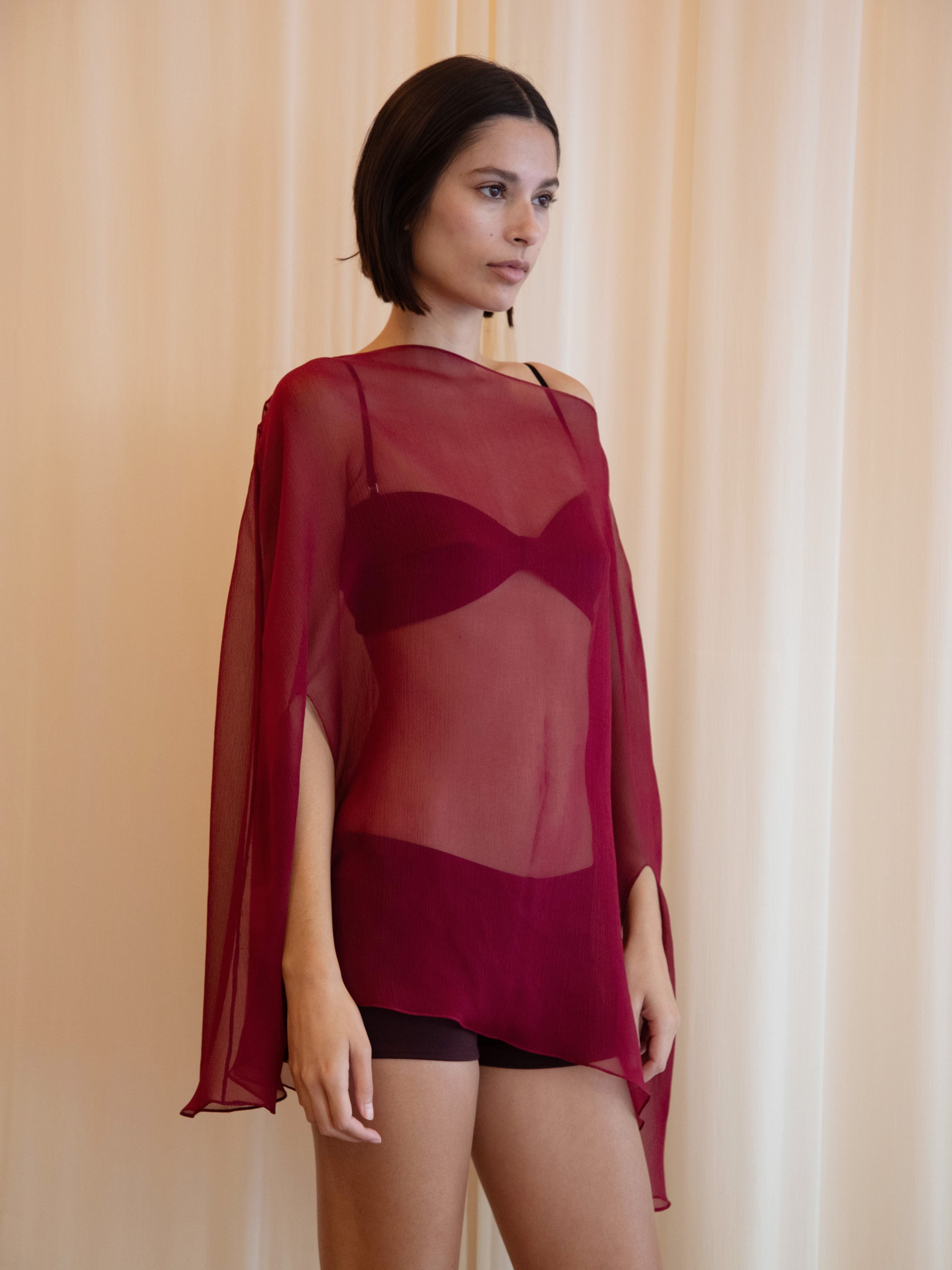 IBIS PONCHO SET IN OXBLOOD