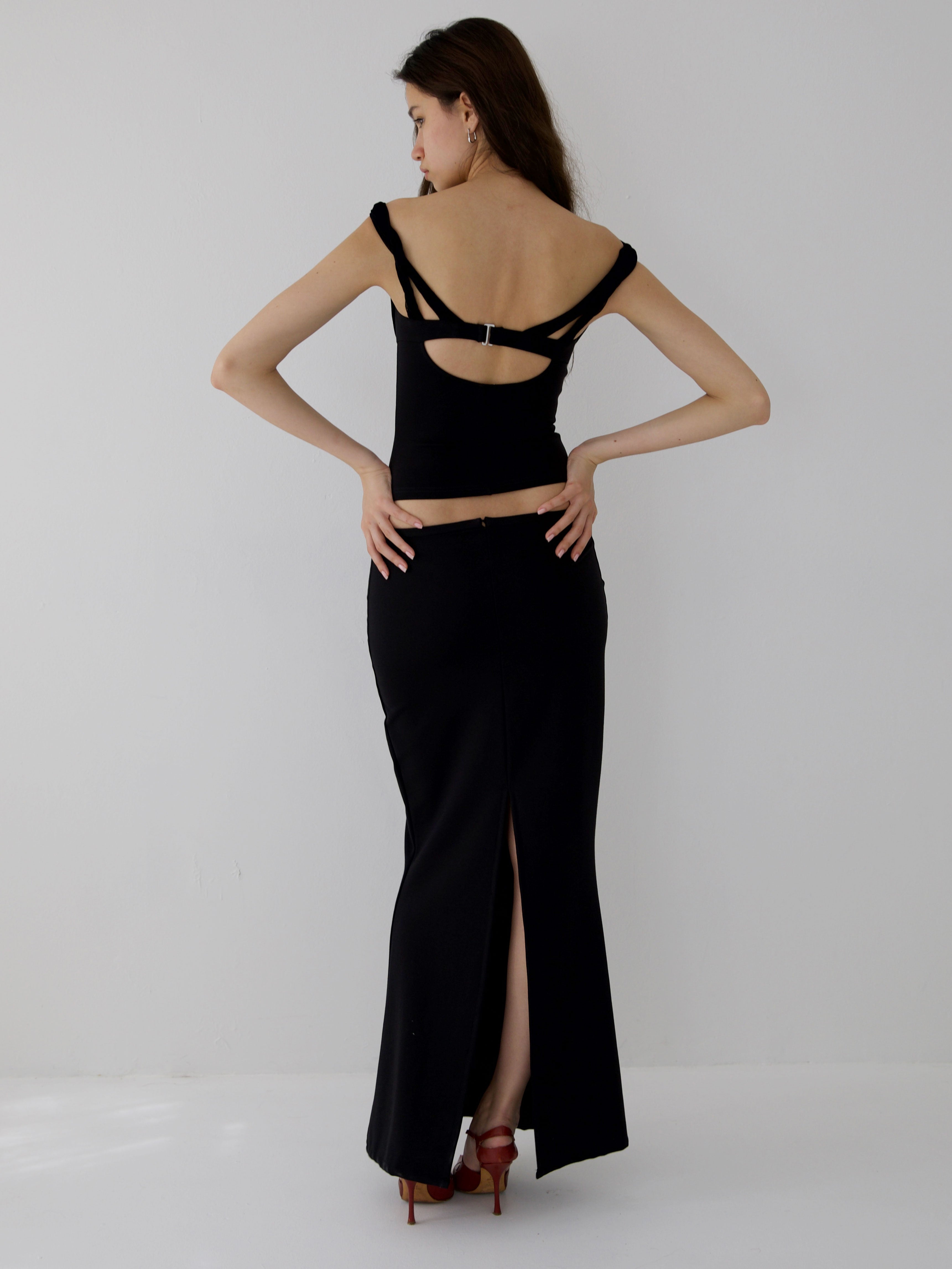 DIVINITY SKIRT IN BLACK