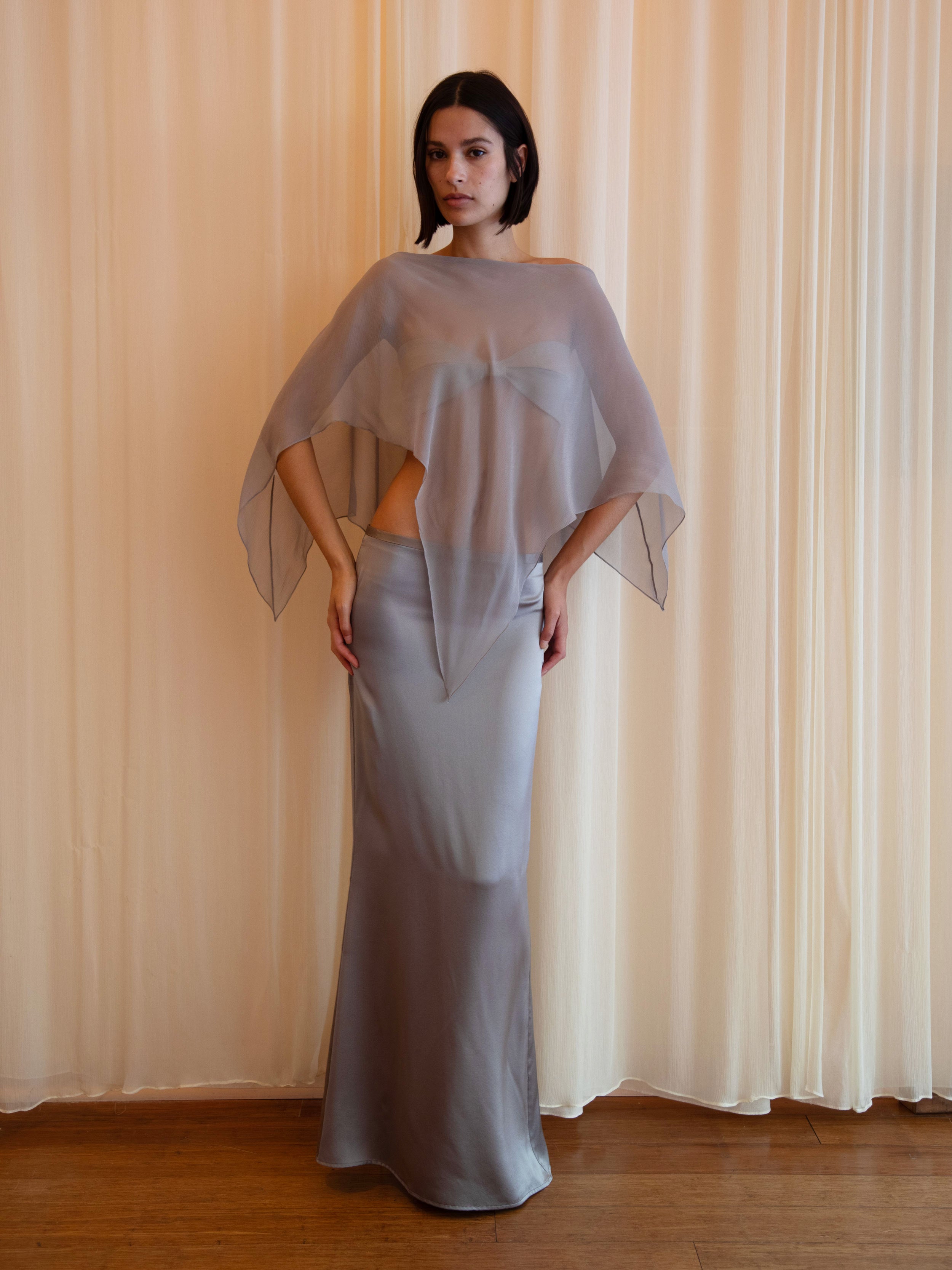 HONEYCRISP PONCHO SET IN SLATE